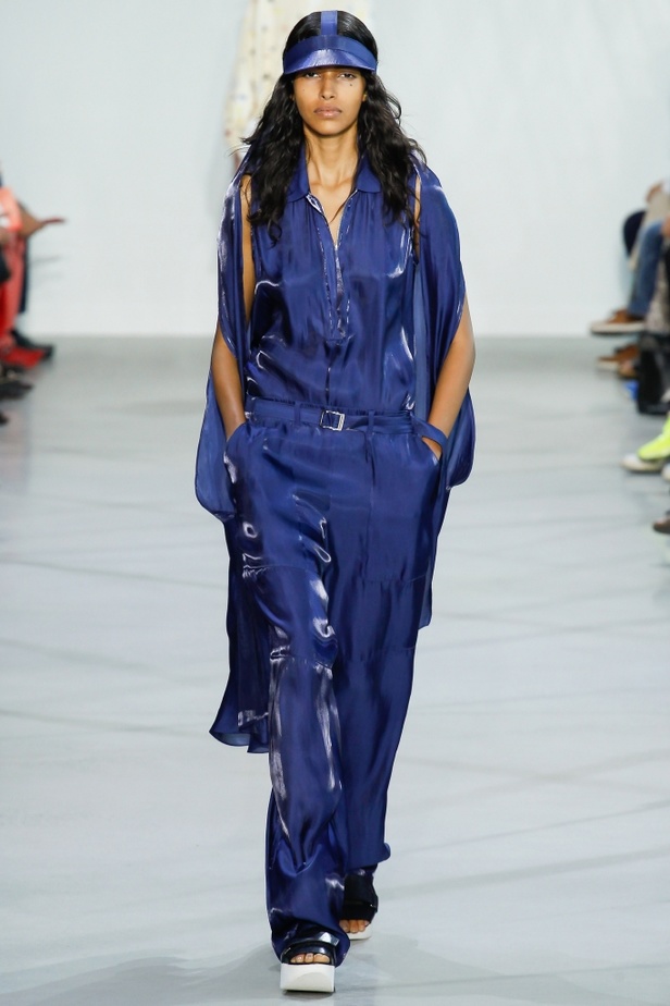 Lacoste ينقلنا إلى المستقبل مع مجموعة بالغة العصرية!