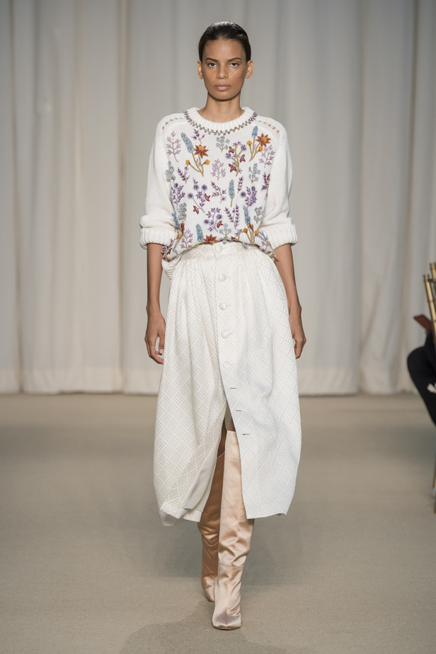 عرض أزياء Adam Lippes لربيع وصيف 2022 من أسبوع الموضة في نيويورك