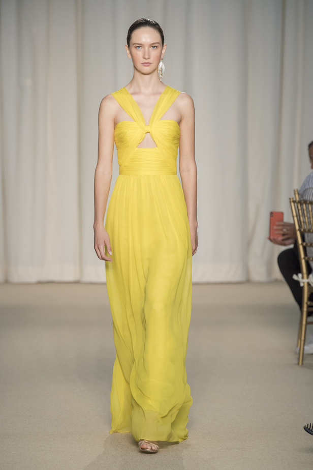 عرض أزياء Adam Lippes لربيع وصيف 2022 من أسبوع الموضة في نيويورك