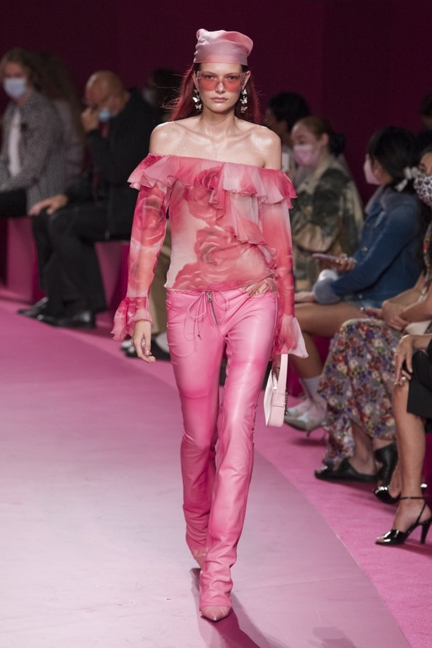 مجموعة ازياء Blumarine لربيع وصيف 2022 من أسبوع الموضة في ميلانو