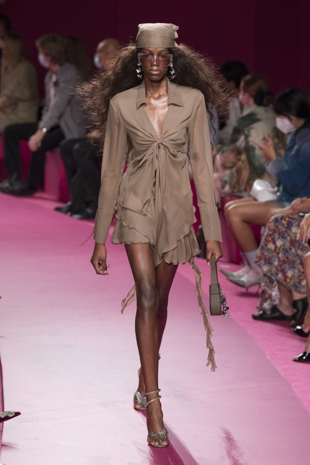 مجموعة ازياء Blumarine لربيع وصيف 2022 من أسبوع الموضة في ميلانو