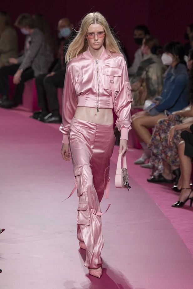 مجموعة ازياء Blumarine لربيع وصيف 2022 من أسبوع الموضة في ميلانو