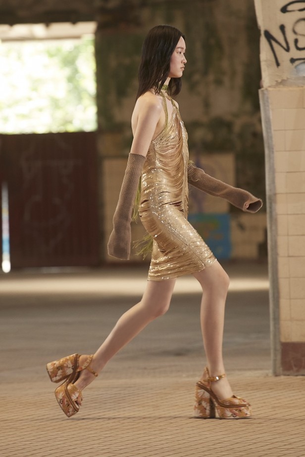 عرض أزياء Dsquared2 من أسبوع الموضة في ميلان 2021 