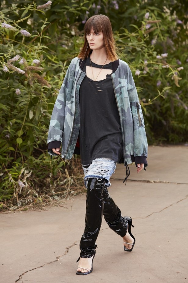 عرض أزياء Dsquared2 من أسبوع الموضة في ميلان 2021 