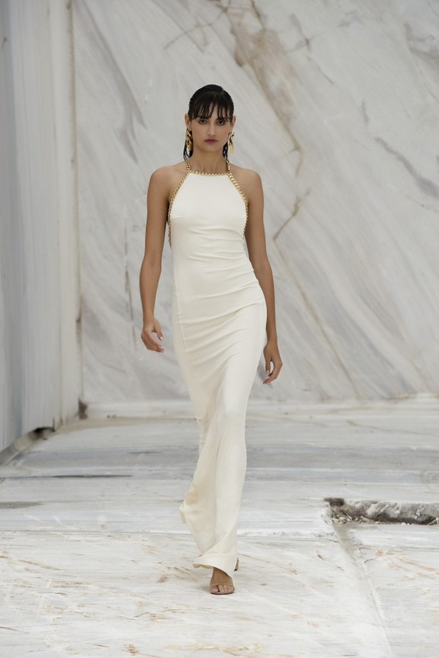 مجموعة ELISABETTA FRANCHI لربيع وصيف 2022 من أسبوع الموضة في ميلانو