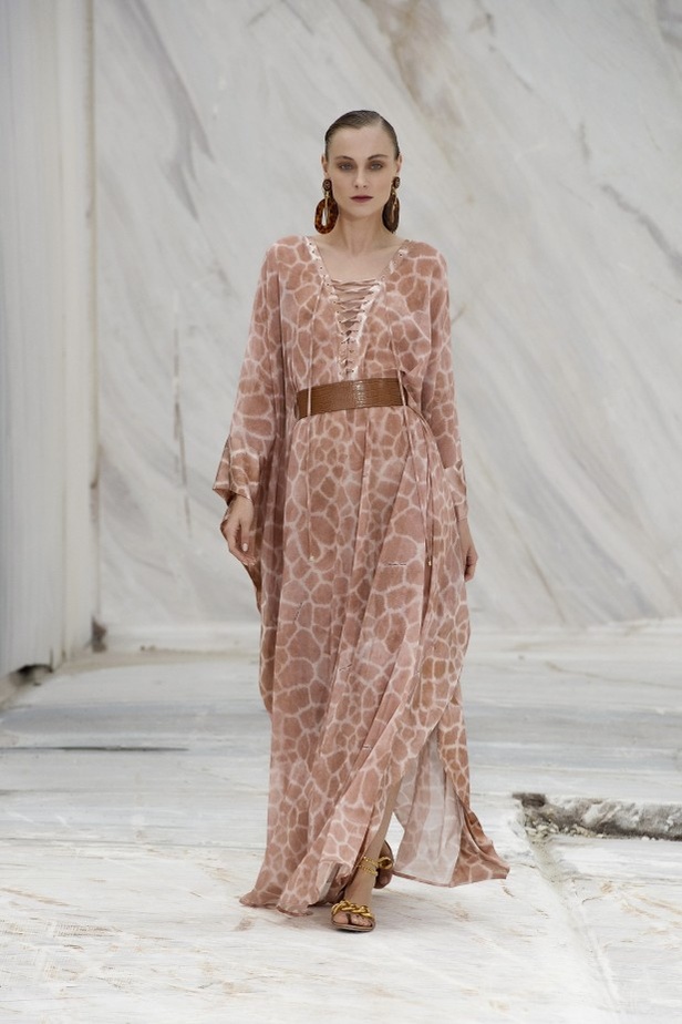 مجموعة ELISABETTA FRANCHI لربيع وصيف 2022 من أسبوع الموضة في ميلانو