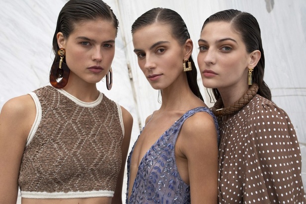 مجموعة ELISABETTA FRANCHI لربيع وصيف 2022 من أسبوع الموضة في ميلانو