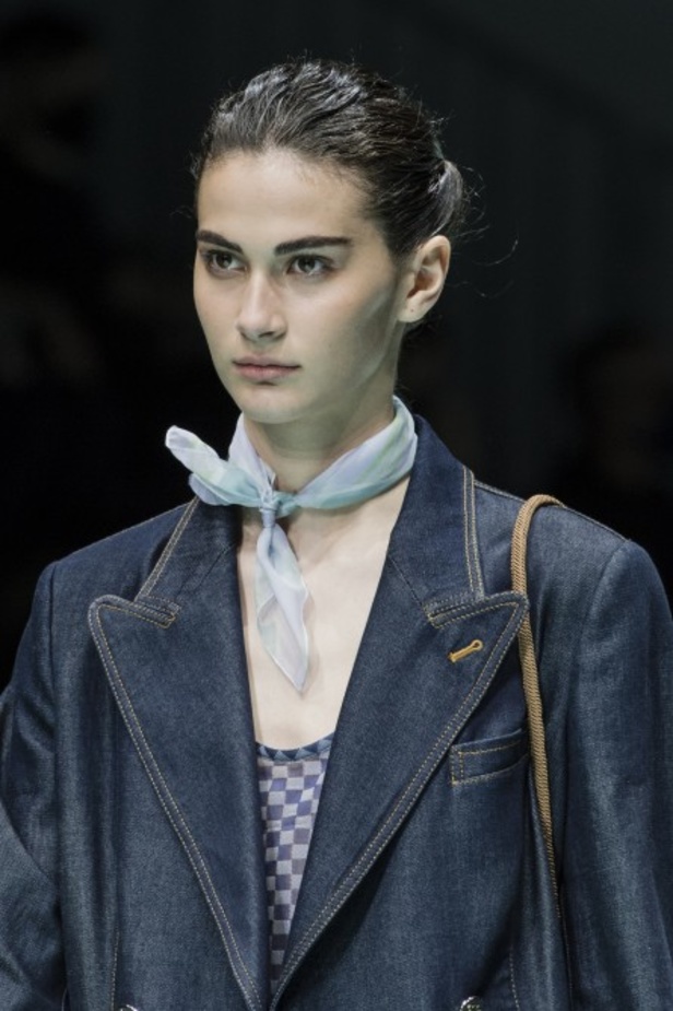 مجموعة أمبوريو أرماني لموسم ربيع وصيف 2022