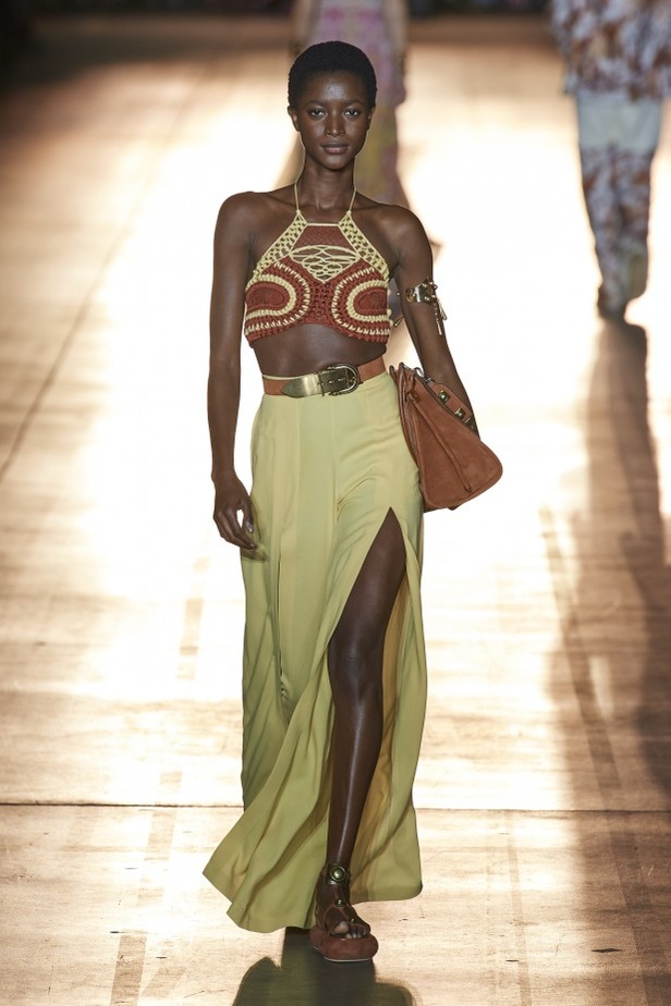 مجموعة Etro لربيع وصيف 2022 من أسبوع الموضة في ميلانو