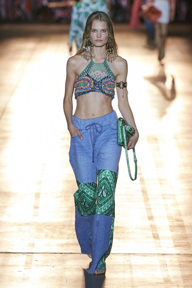 مجموعة Etro لربيع وصيف 2022 من أسبوع الموضة في ميلانو