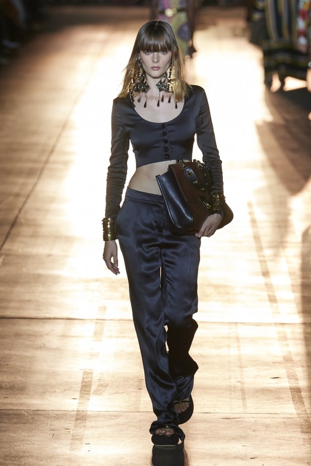 مجموعة Etro لربيع وصيف 2022 من أسبوع الموضة في ميلانو