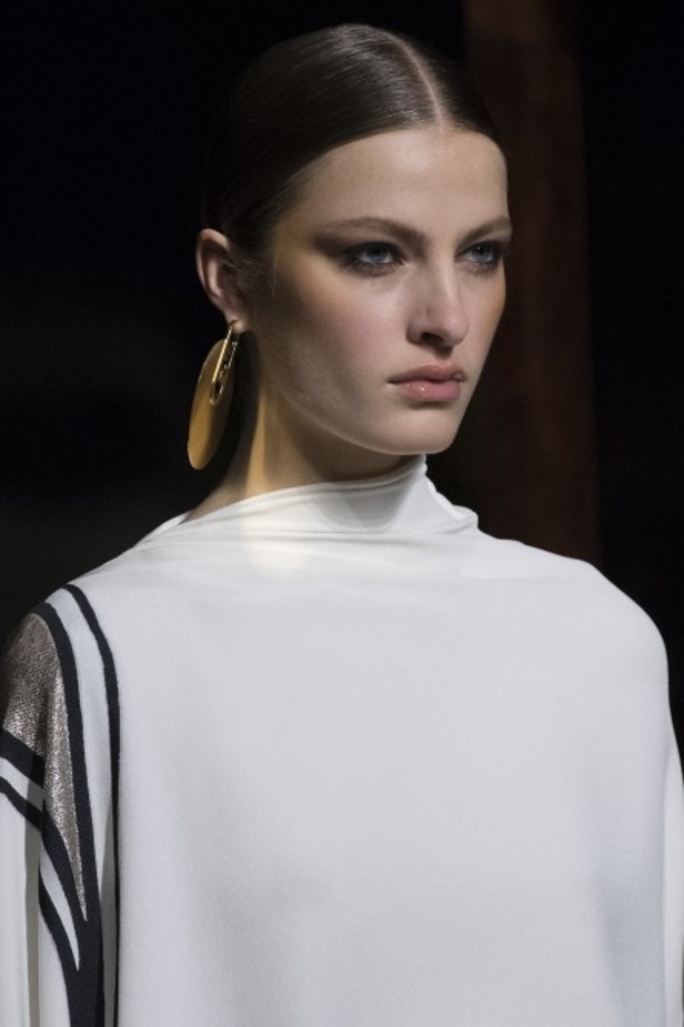 عرض أزياء Fendi لربيع وصيف 2022 من أسبوع الموضة في ميلانو