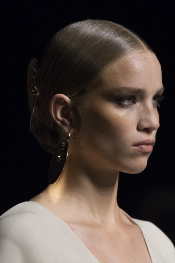 عرض أزياء Fendi لربيع وصيف 2022 من أسبوع الموضة في ميلانو