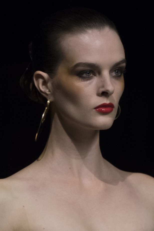 عرض أزياء Fendi لربيع وصيف 2022 من أسبوع الموضة في ميلانو