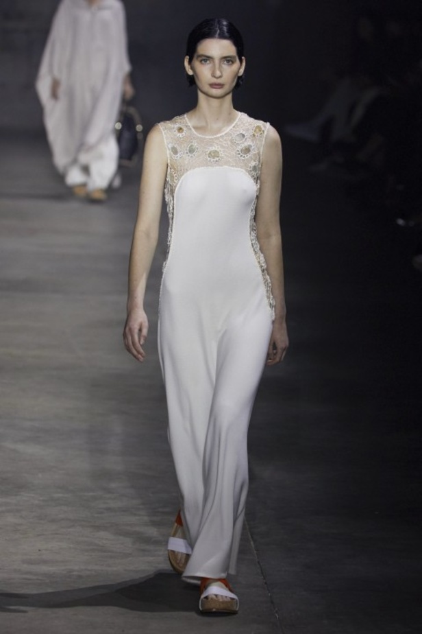 مجموعة غابرييلا هيرست لموسم ربيع وصيف 2022