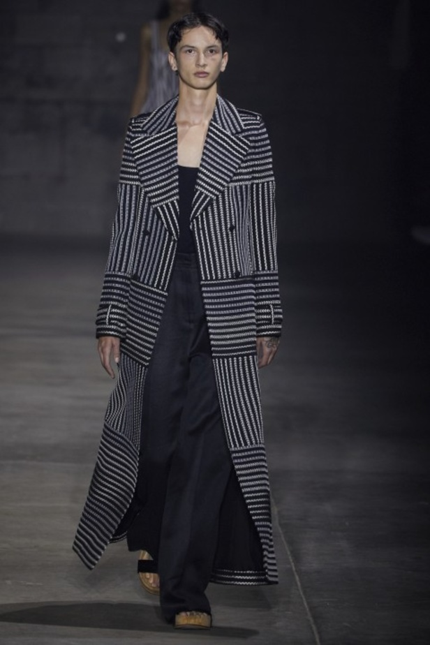 مجموعة غابرييلا هيرست لموسم ربيع وصيف 2022