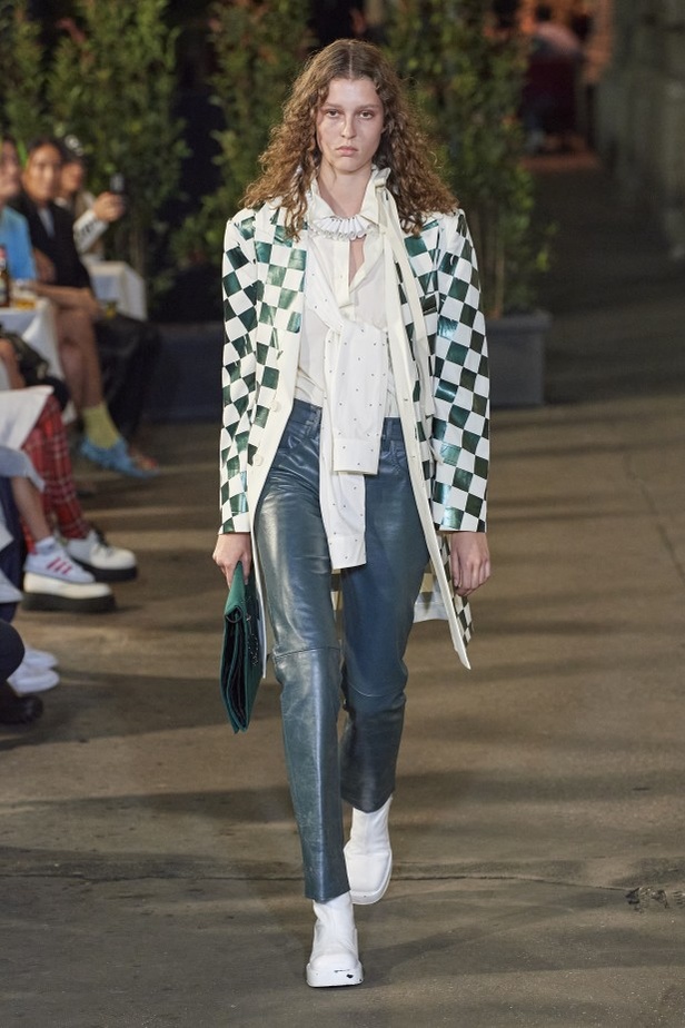 مجموعة  MM6 Maison Margielaلربيع وصيف 2022 من أسبوع الموضة في ميلانو