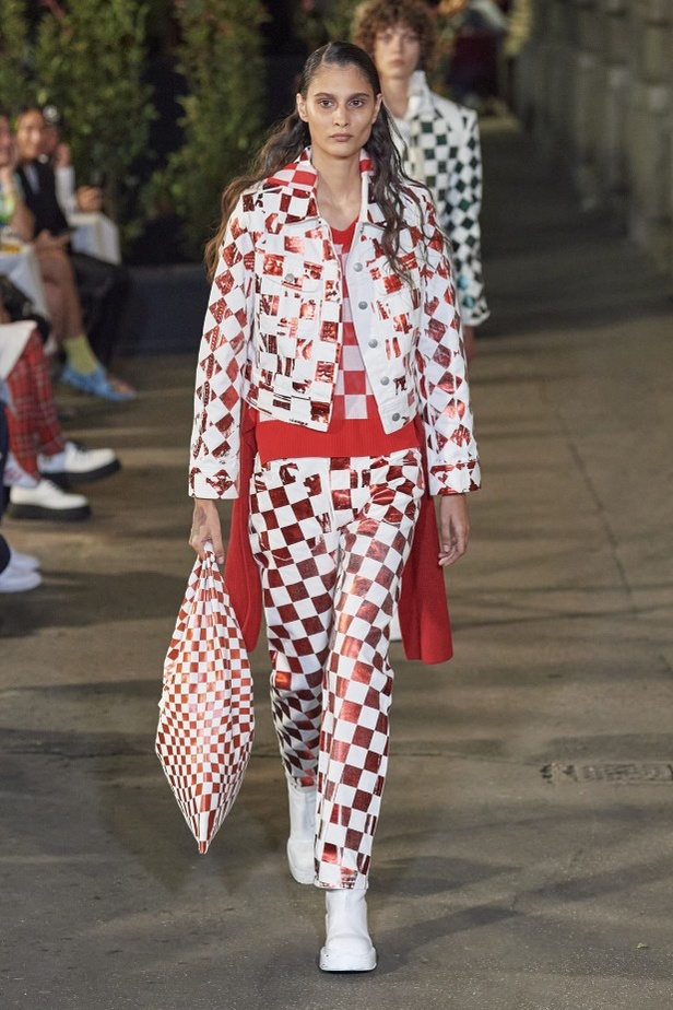مجموعة  MM6 Maison Margielaلربيع وصيف 2022 من أسبوع الموضة في ميلانو