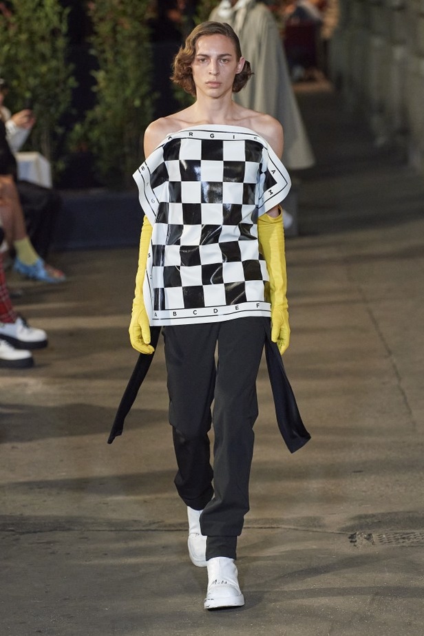 مجموعة  MM6 Maison Margielaلربيع وصيف 2022 من أسبوع الموضة في ميلانو