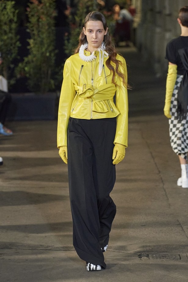 مجموعة  MM6 Maison Margielaلربيع وصيف 2022 من أسبوع الموضة في ميلانو