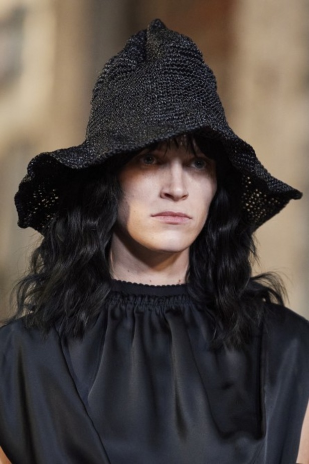 مجموعة  MM6 Maison Margielaلربيع وصيف 2022 من أسبوع الموضة في ميلانو