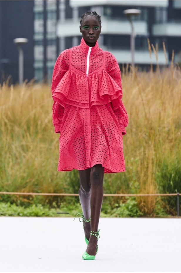 مجموعة MSGM لربيع وصيف 2022 من أسبوع الموضة في ميلانو