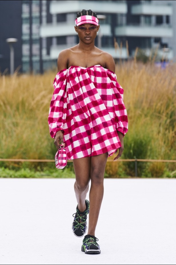 مجموعة MSGM لربيع وصيف 2022 من أسبوع الموضة في ميلانو