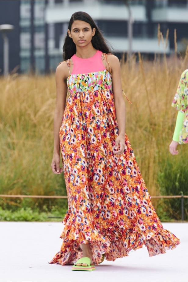 مجموعة MSGM لربيع وصيف 2022 من أسبوع الموضة في ميلانو