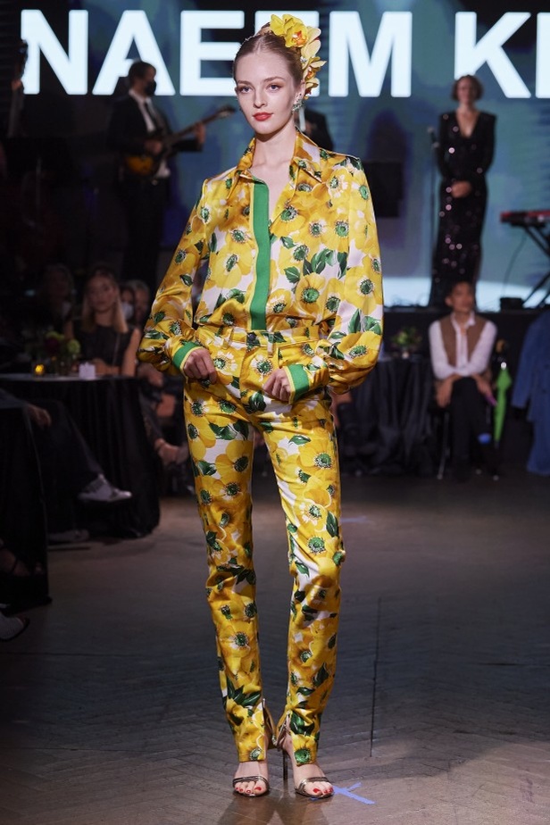 مجموعة Naeem Khan لربيع وصيف 2022 ضمن أسبوع الموضة في نيويورك
