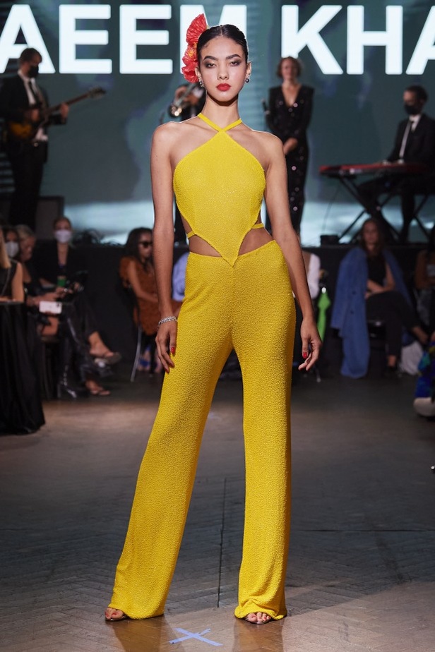 مجموعة Naeem Khan لربيع وصيف 2022 ضمن أسبوع الموضة في نيويورك