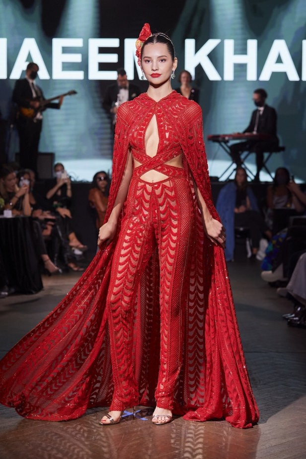 مجموعة Naeem Khan لربيع وصيف 2022 ضمن أسبوع الموضة في نيويورك