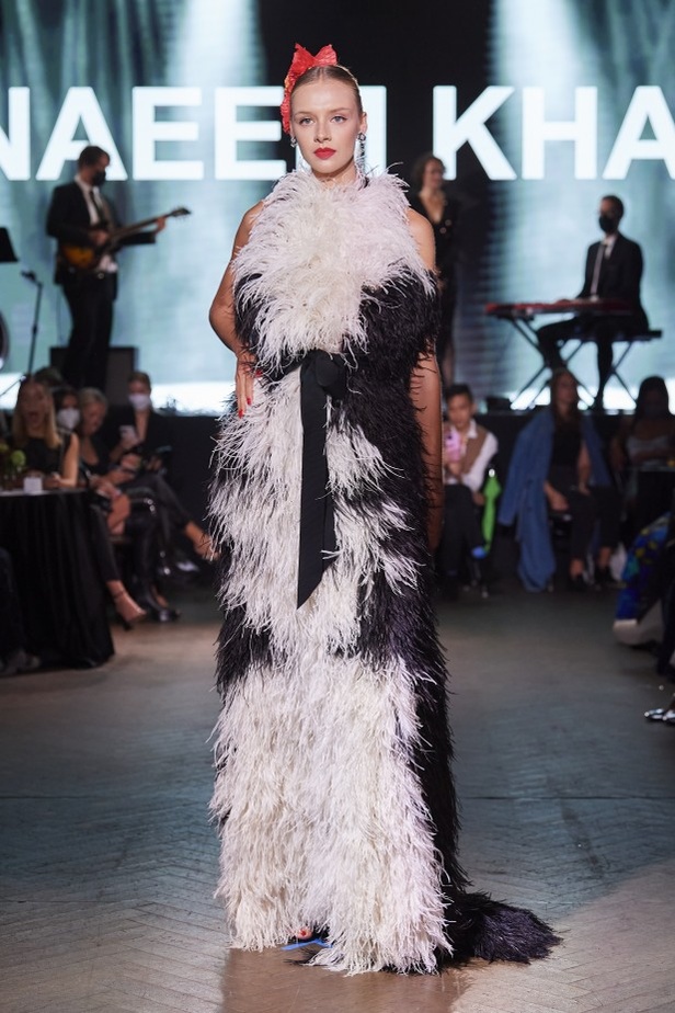 مجموعة Naeem Khan لربيع وصيف 2022 ضمن أسبوع الموضة في نيويورك