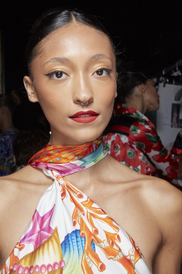 مجموعة Naeem Khan لربيع وصيف 2022 ضمن أسبوع الموضة في نيويورك