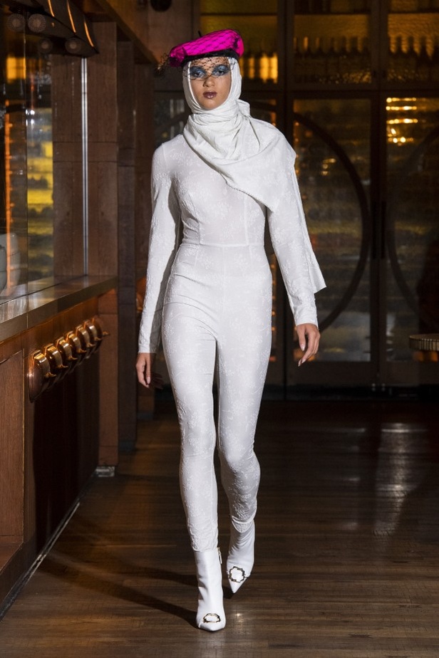 عرض أزياء Osman  لربيع وصيف 2022 من أسبوع الموضة في لندن