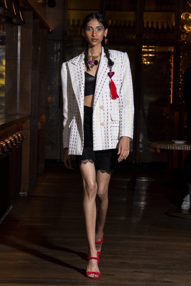 عرض أزياء Osman  لربيع وصيف 2022 من أسبوع الموضة في لندن