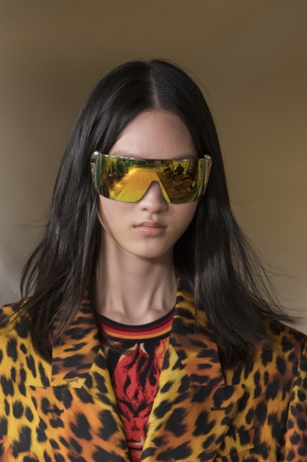 مجموعة ROBERTO CAVALLI لربيع وصيف 2022 من أسبوع الموضة في ميلانو