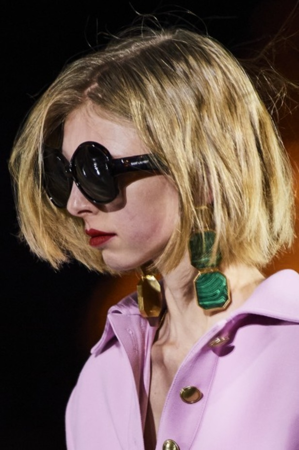 عرض أزياء مجموعة Saint Laurent لربيع وصيف 2022 من أسبوع الموضة في باريس