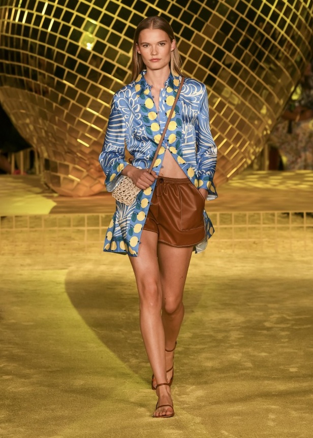 مجموعة ازياء Staud لربيع وصيف 2022 ضمن أسبوع الموضة في نيويورك