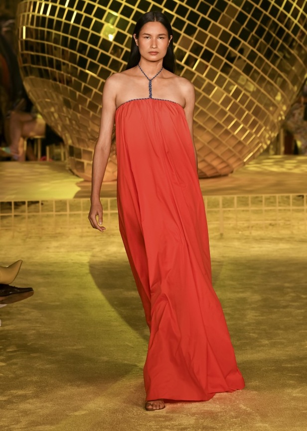 مجموعة ازياء Staud لربيع وصيف 2022 ضمن أسبوع الموضة في نيويورك