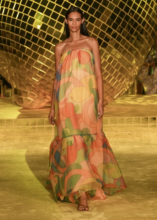 مجموعة ازياء Staud لربيع وصيف 2022 ضمن أسبوع الموضة في نيويورك