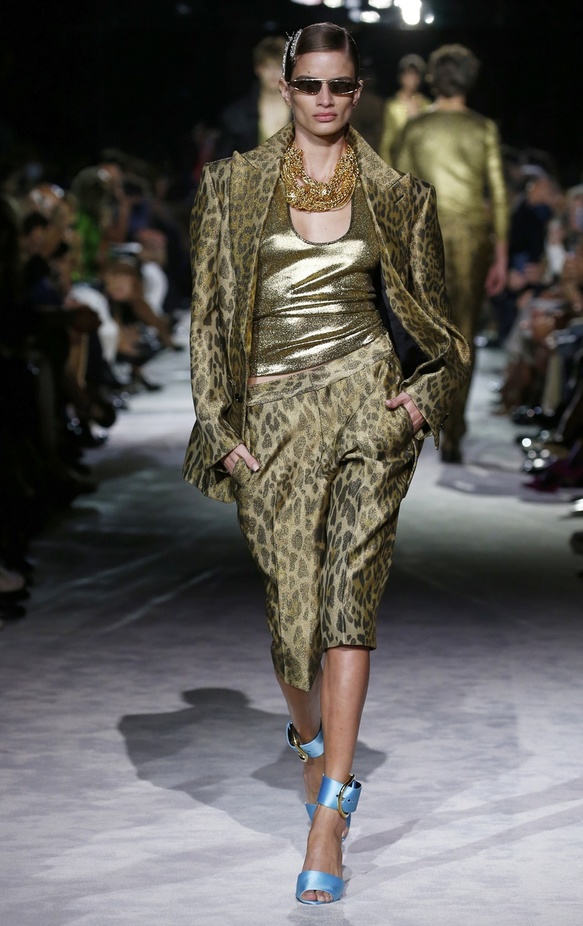 عرض أزياء Tom Ford لربيع وصيف 2022 من أسبوع الموضة في نيويورك