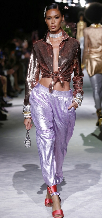 عرض أزياء Tom Ford لربيع وصيف 2022 من أسبوع الموضة في نيويورك