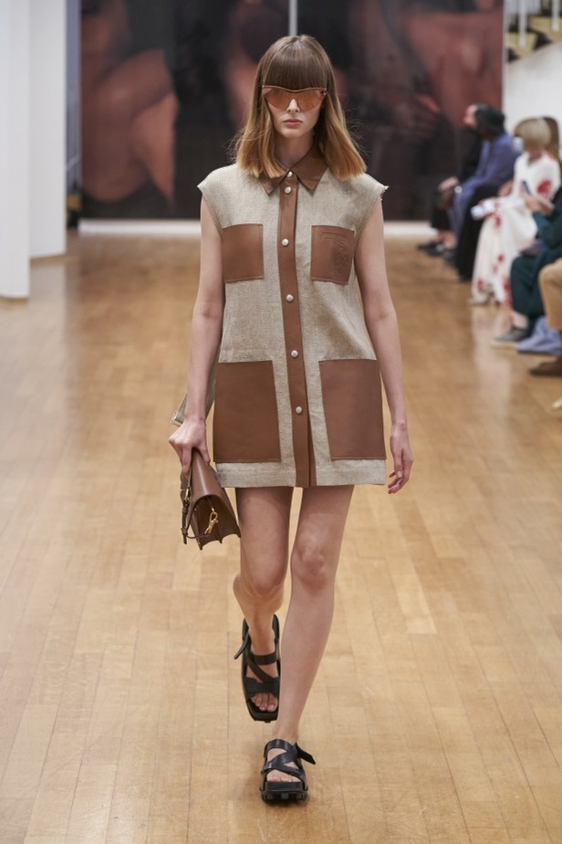 مجموعة Tod s لربيع وصيف 2022 من أسبوع الموضة في ميلانو