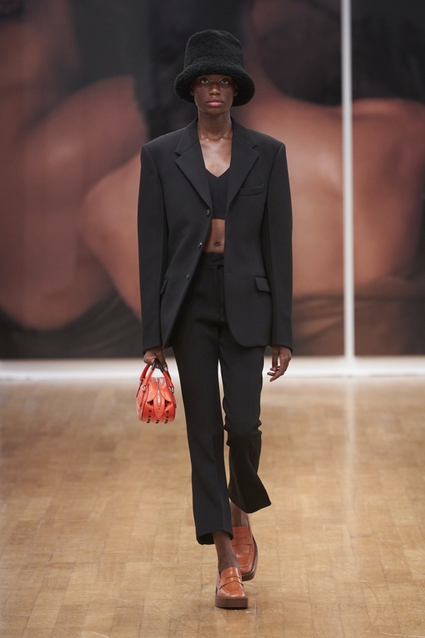 مجموعة Tod s لربيع وصيف 2022 من أسبوع الموضة في ميلانو