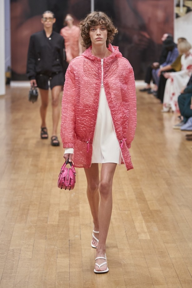 مجموعة Tod s لربيع وصيف 2022 من أسبوع الموضة في ميلانو