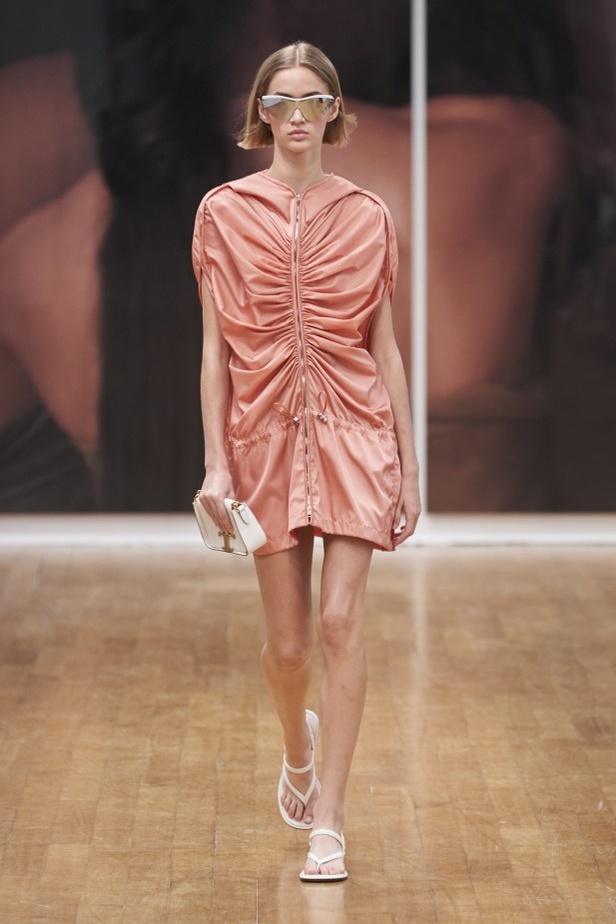 مجموعة Tod s لربيع وصيف 2022 من أسبوع الموضة في ميلانو