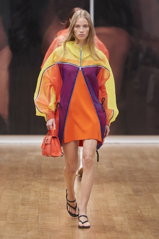 مجموعة Tod s لربيع وصيف 2022 من أسبوع الموضة في ميلانو