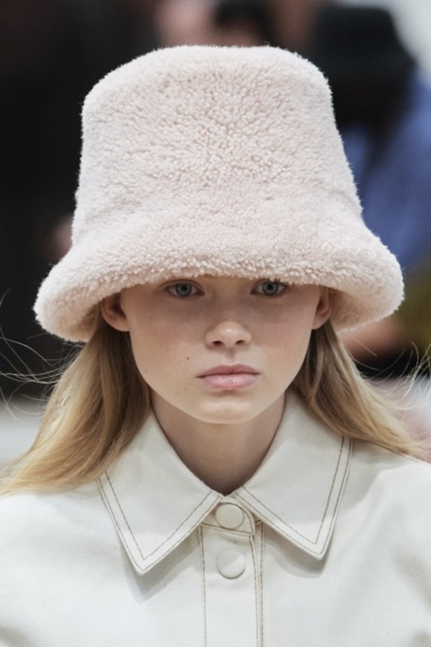 مجموعة Tod s لربيع وصيف 2022 من أسبوع الموضة في ميلانو