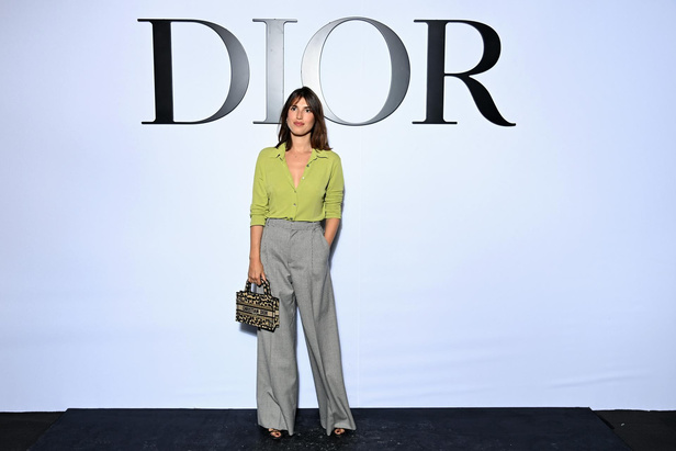 مجموعة Dior لربيع وصيف 2022 عودة بالذّاكرة إلى السّتينات وثورة في إطلالة المرأة 