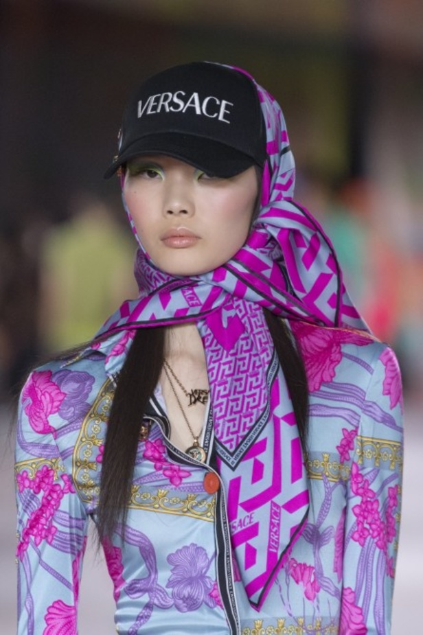 مجموعة فيرساتشي لموسم ربيع وصيف 2022